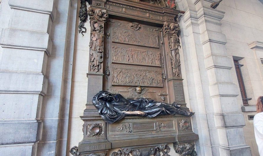 La estatua de Everard t’Serclaes en la Grand Place de Bruselas